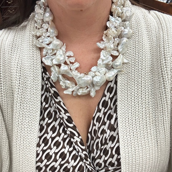 Elegant White Pearl Necklace